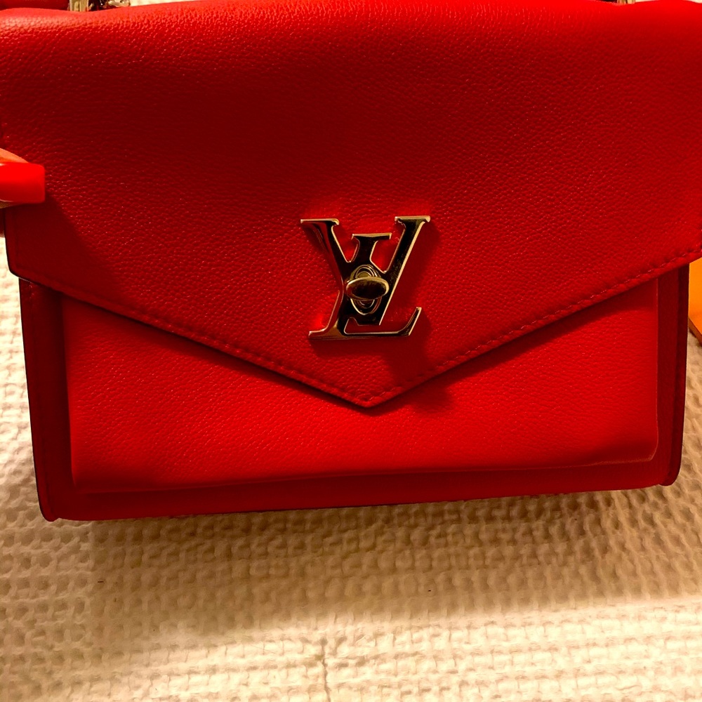 LOUIS VUITTON Mylockme BB